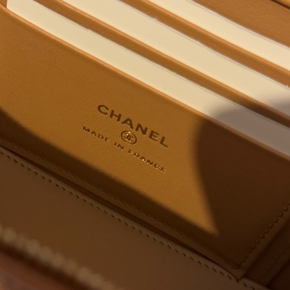 CHANEL Timeless Classic Handle Clutch Chain Patent Calfskin Shiny Gold Hardware - Picture 10 of 14